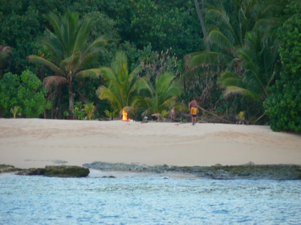 05- Preparation d'une soiree d'anniversaire sur la plage 